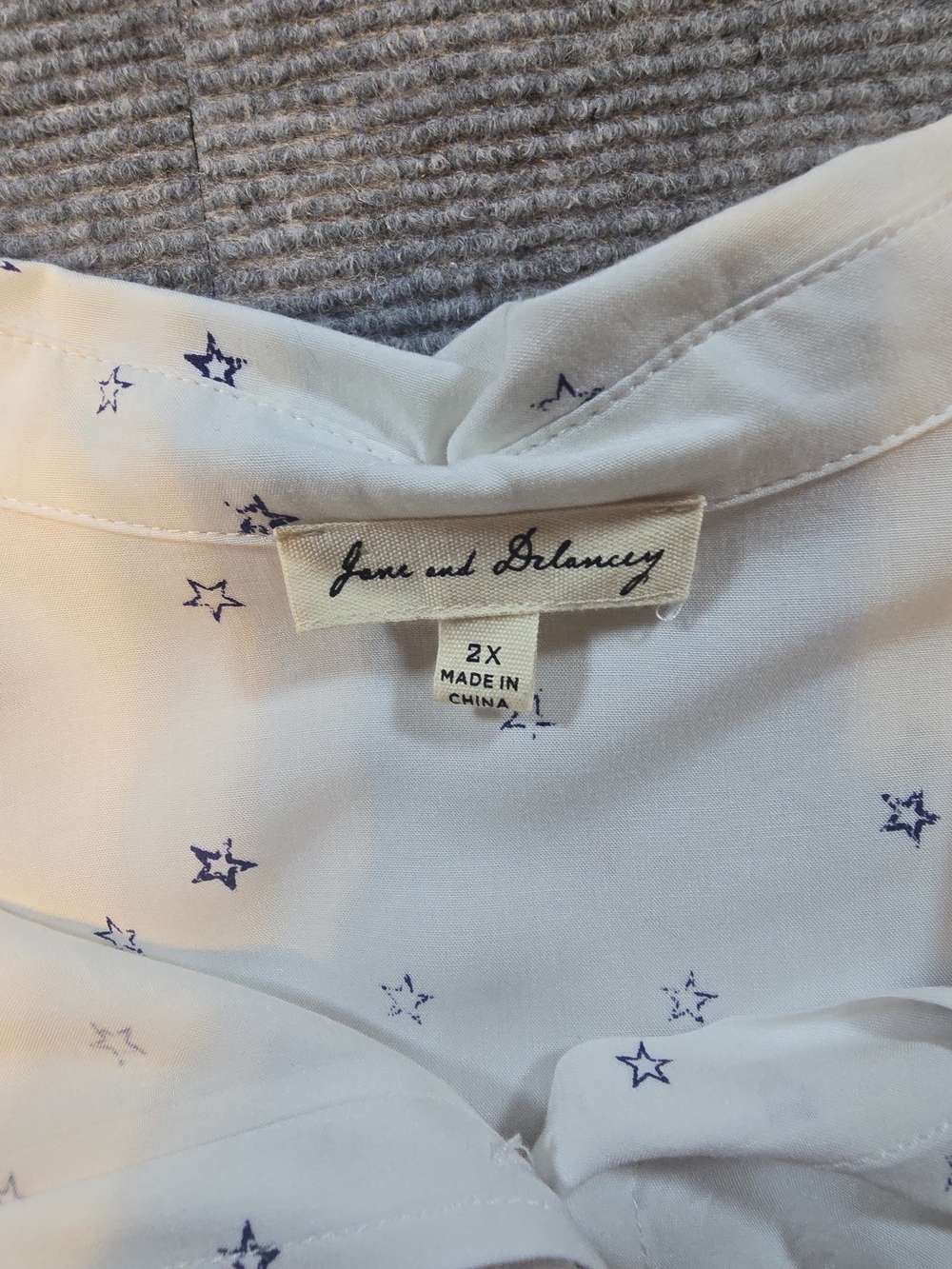 Jane and Delancey Star Print Button-Down Blouse Women’s 2X Ivory High Low